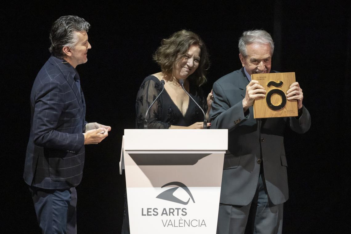 El Sr. Miquel Lerín, recogiendo el Premio Honorífico en la Gala VII Premios Ópera XXI ©artsfotografia